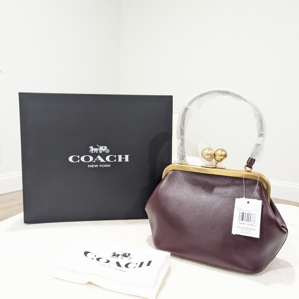 SOLD - NWT - Coach Kisslock frame 16 - Black current